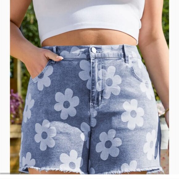 Floral Denim Raw Hem Stretch Shorts - Size 4X New - Picture 1 of 6